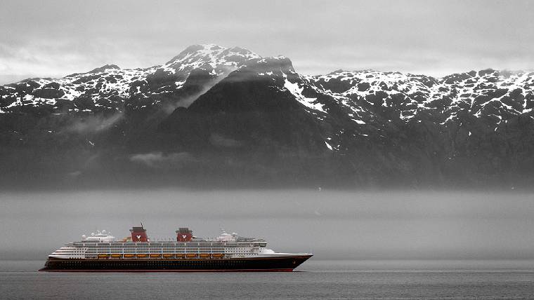 Alaska Cruise Ship, the Disney Wonder. Photo Credit: Wilson Hui https://www.flickr.com/photos/wilsonhui/34954515560