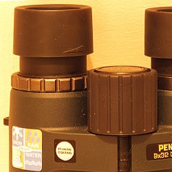 Focusing Wheel, Diopter adjustment and twist-up eyecups on the Pentax 9x32 DCF BC binoculars