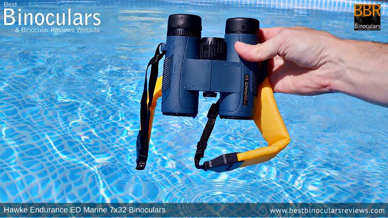 Testing the Hawke Endurance ED Marine 7x32 Binoculars in a pool for waterproofing