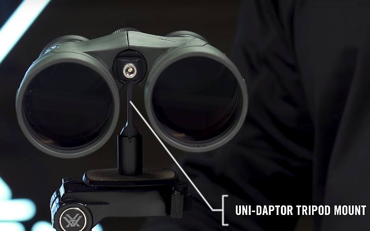 Vorted Un-daptor Tripod Mount comes included with the Vortex Kaibab HD 18x56 Binoculars