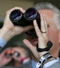 Choosing Binoculars for Horse Racing